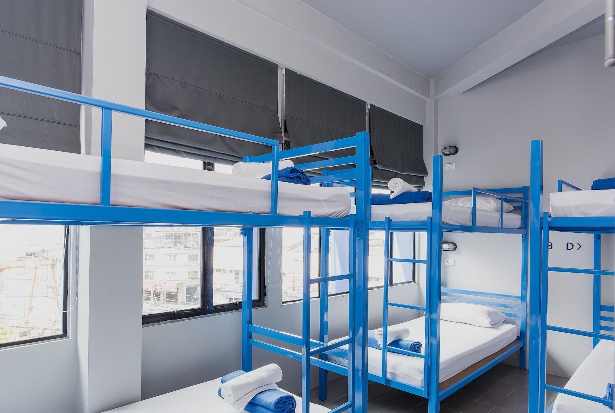 Loftel Station Hostel Bangkok Exterior photo